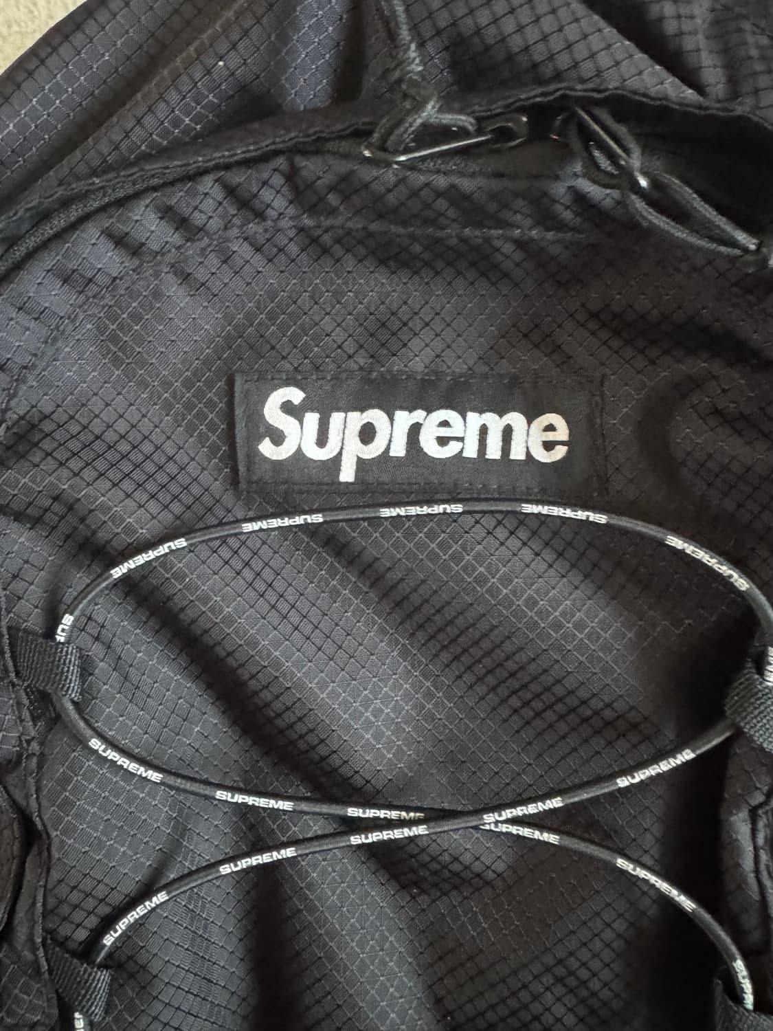 슈프림 백팩 블랙 22SS 상품이미지3