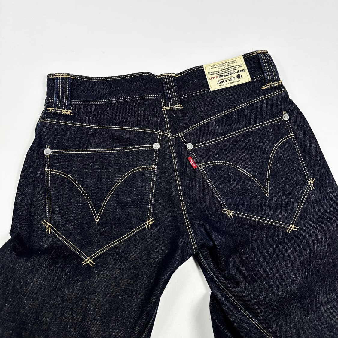 26 리바이스 여성 엔지니어드 생지 데님팬츠 상품이미지4