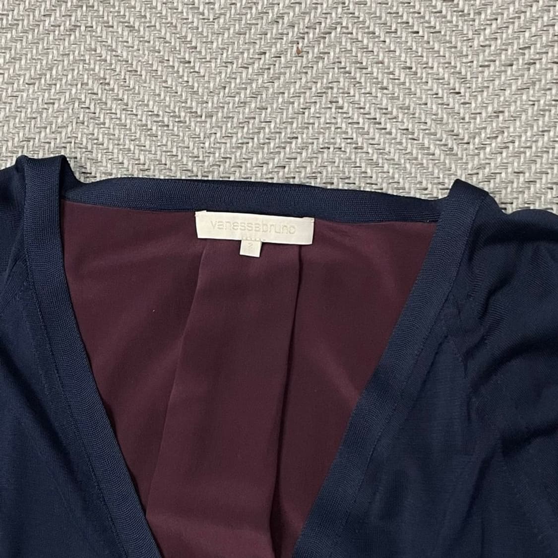 아떼바네사브루노 실크 배색 가디건 v0031 상품이미지5