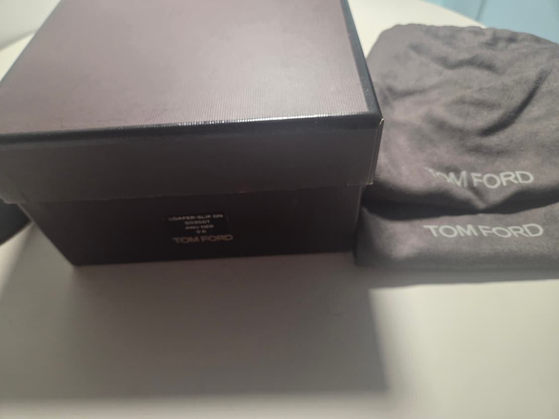 남성적 우아함의 정점, 톰 포드(TOM FORD)가 완성하는 완벽한 라스 상품이미지3