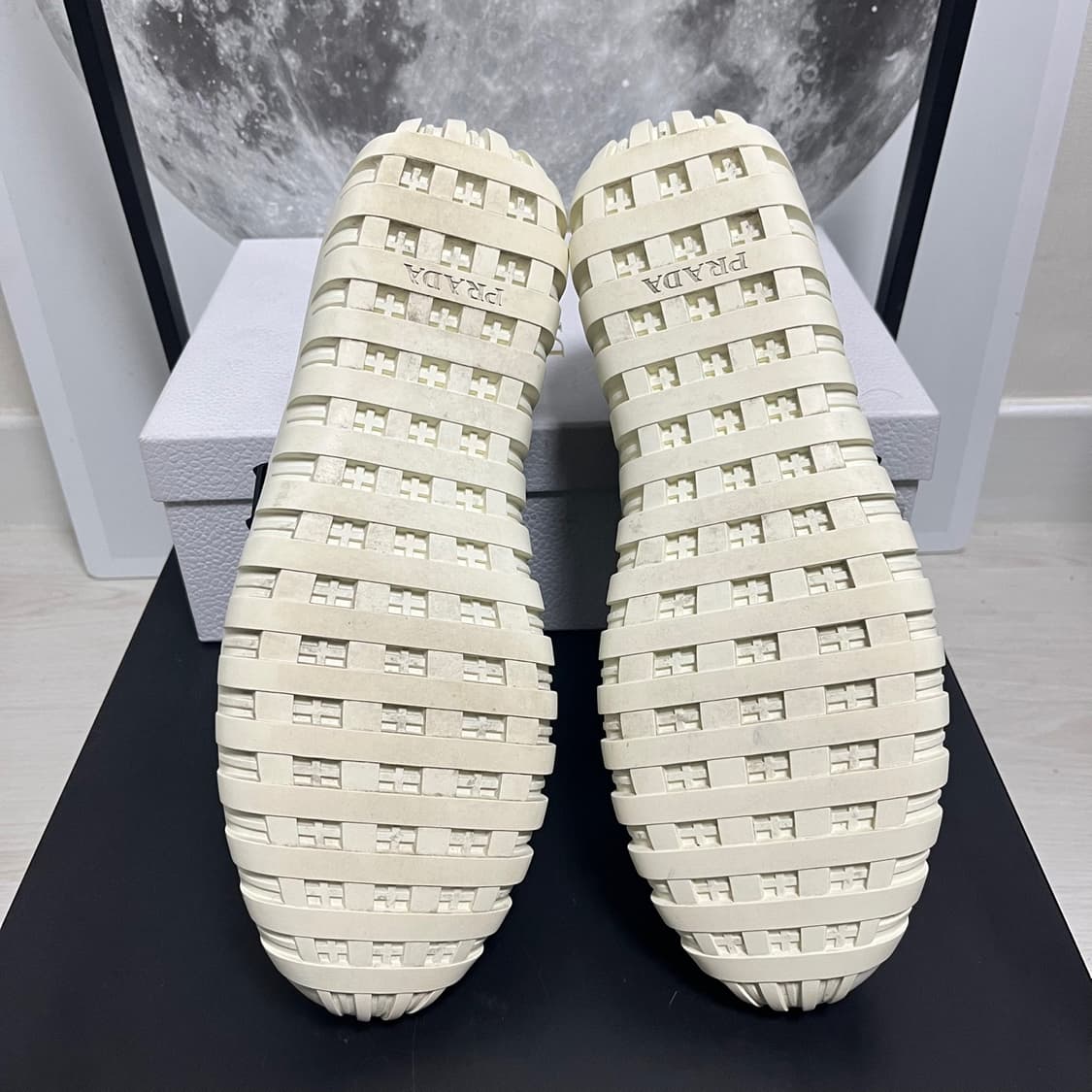 정품 9) 프라다 벨트 버클 스니커즈 280~285 상품이미지6