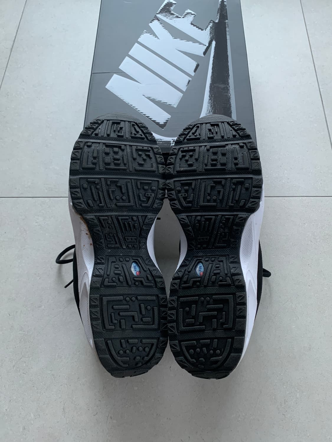 [290] 나이키 에어맥스 선더 CDG 블랙 화이트 상품이미지5