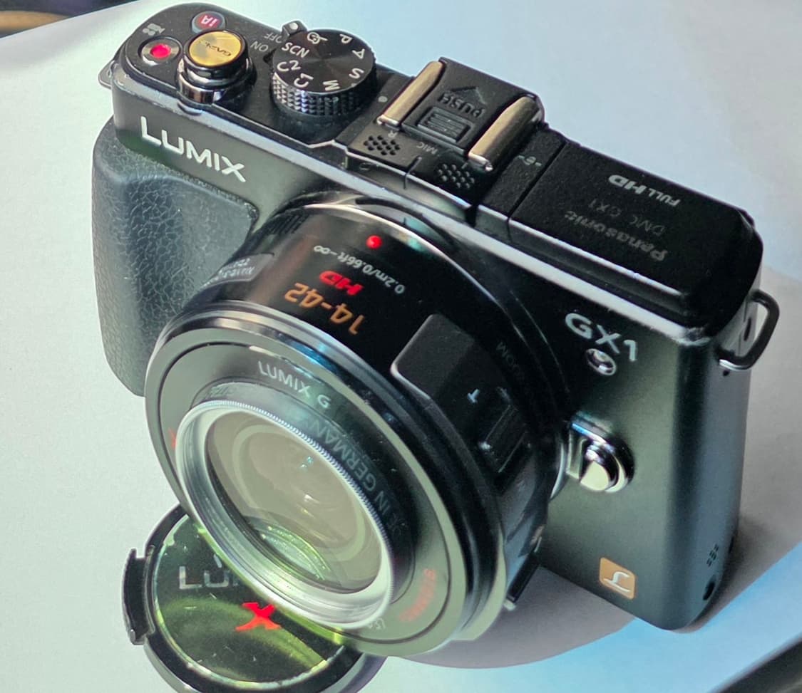 파나소닉 루믹스 GX1 카메라 14-42mm 전동줌렌즈 포함 팝니다. 상품이미지1