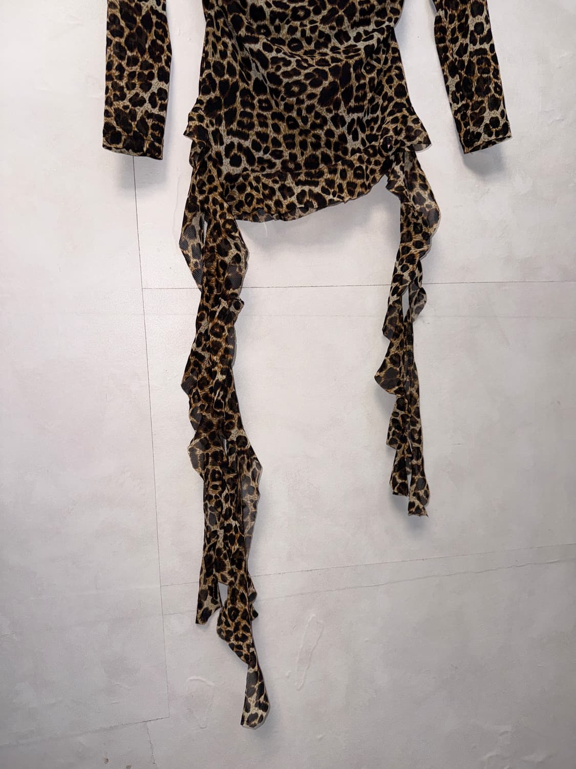 Brown leopard chiffon shirring 오프숄더 블라우스 상품이미지3