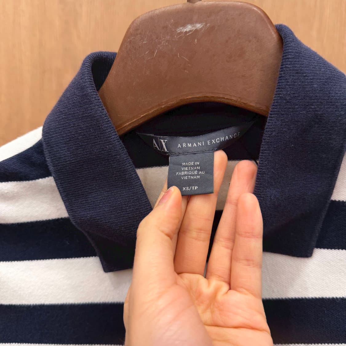 아르마니 익스체인지 반팔 티셔츠 스트라이프 패턴 카라넥 디테일 네이비 상품이미지7