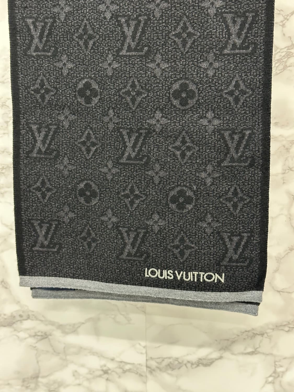 루이비통 마이 모노그램 머플러 블랙/그레이  상품이미지2