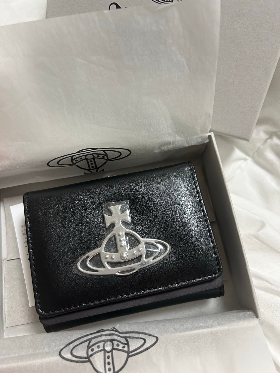 비비안웨스트우드 베티 오브 플랩 반지갑 상품이미지1