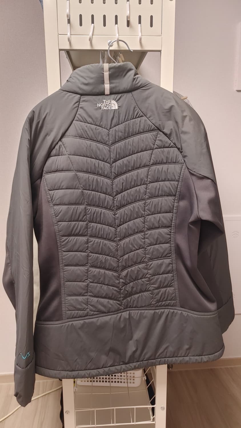 노스페이스 여성 경량 패딩 자켓 그레이 100 상품이미지2
