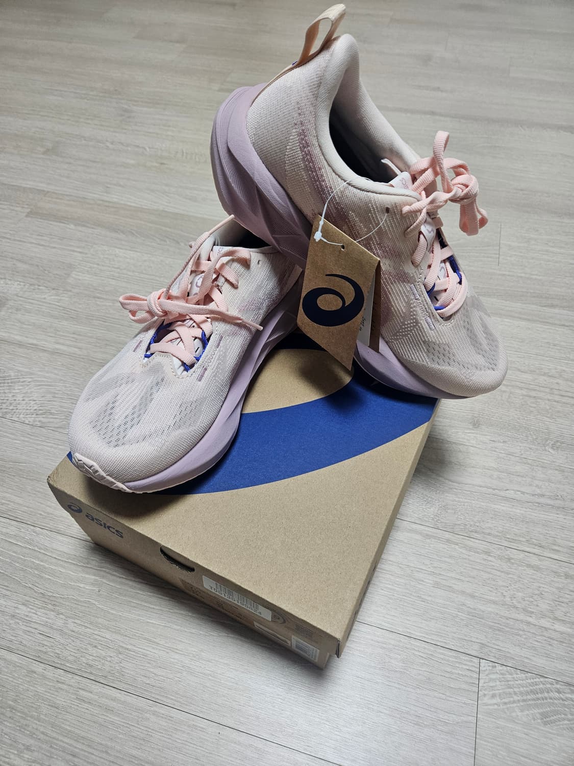 아식스 우먼 노바블라스트5 235 새상품 상품이미지2