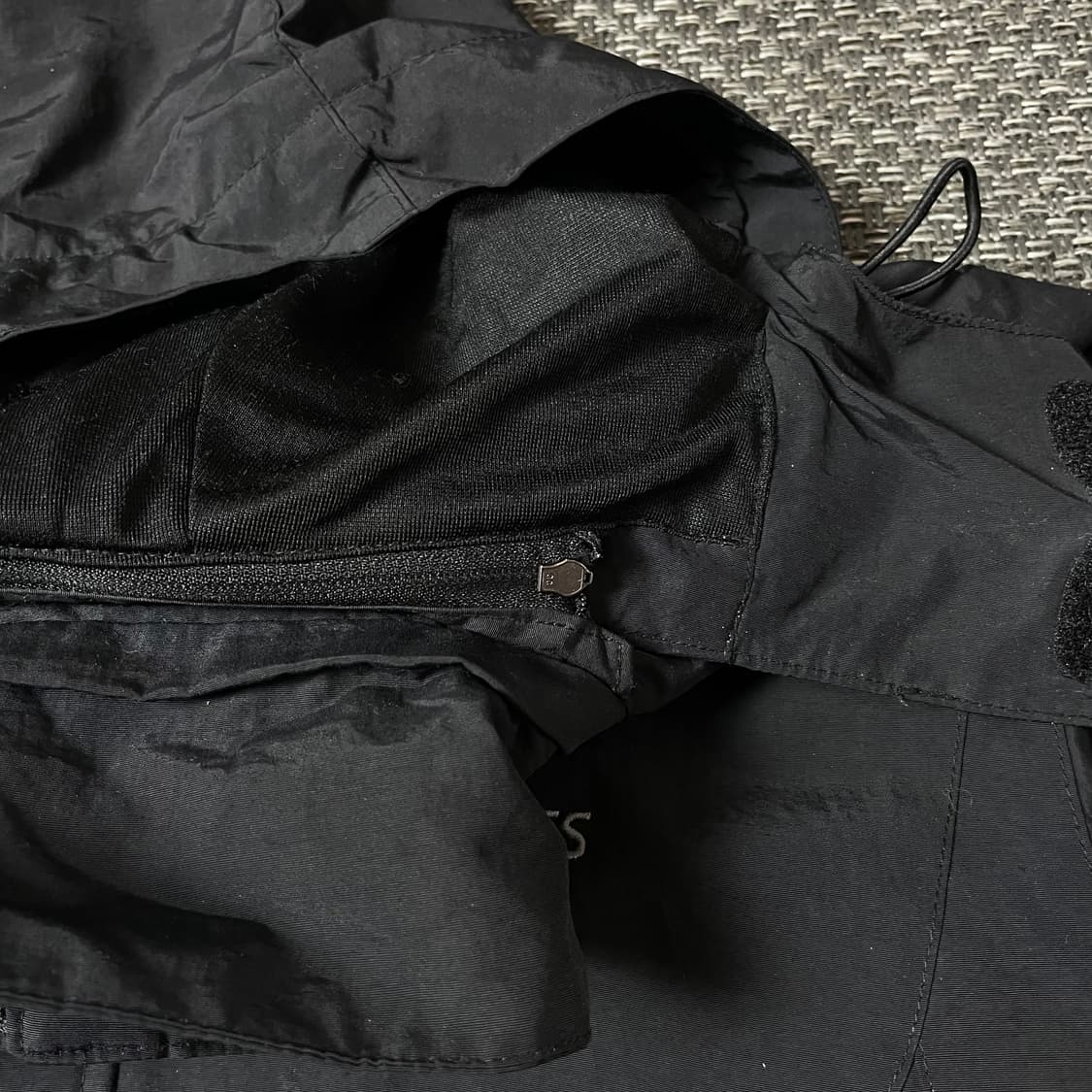 아식스 블랙 나일론 바람막이 자켓 95 상품이미지6