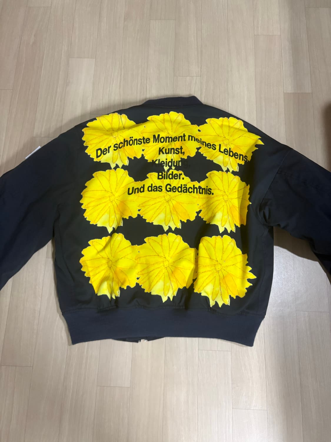 더 뮤지엄 비지터 봄버 자켓 상품이미지2