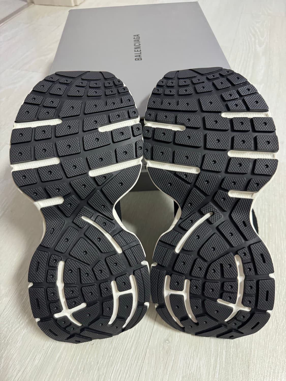 발렌시아가 3xl 삭스 스니커즈 43 상품이미지7