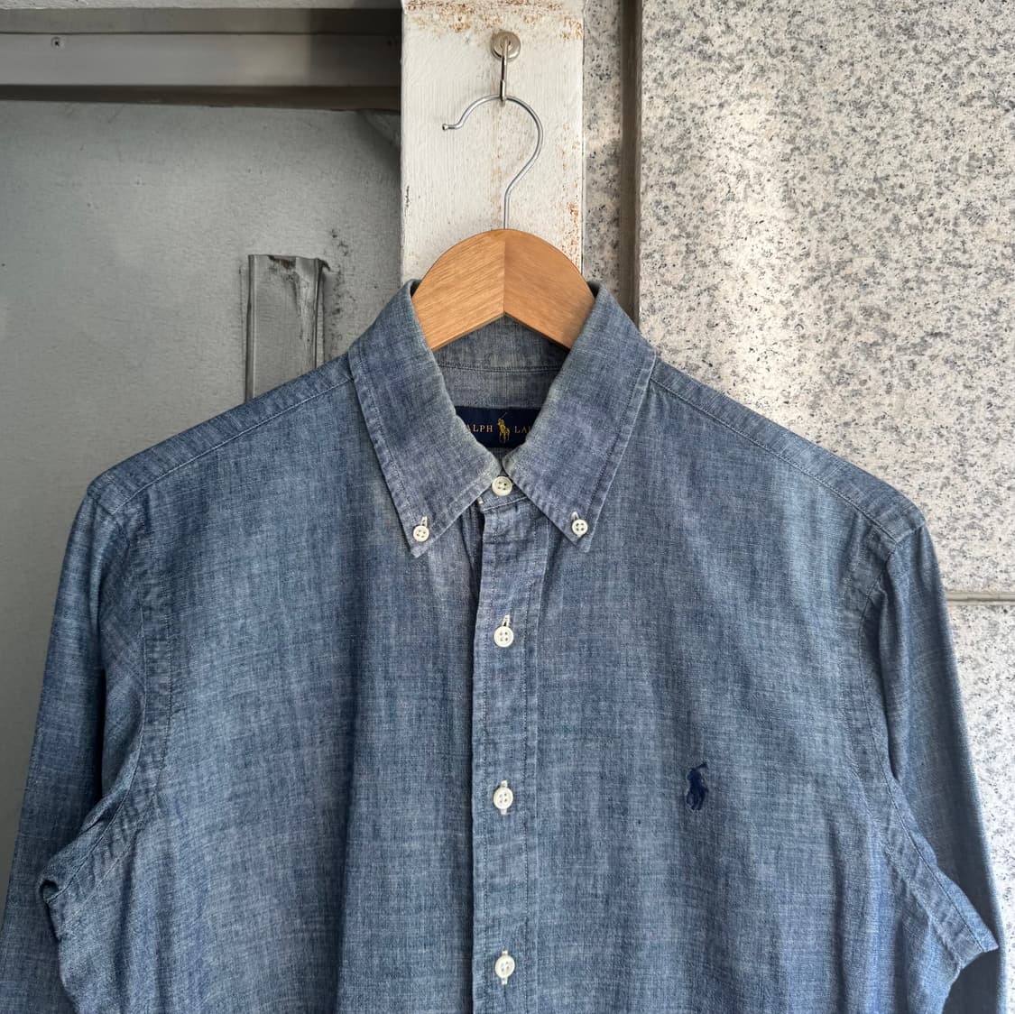 폴로 랄프로렌 포니 로고 샴브레이 데님 셔츠 상품이미지3