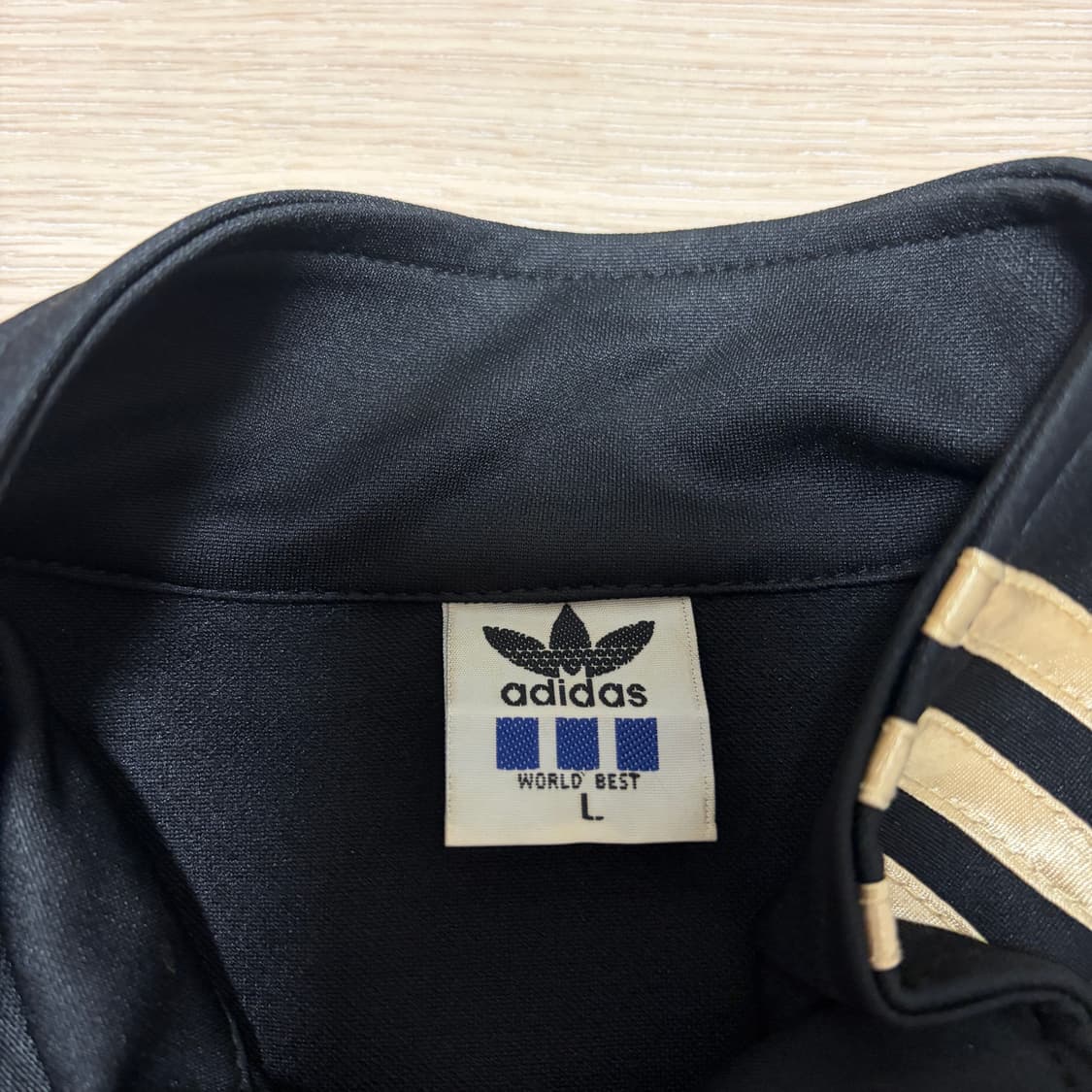 아디다스 90s 올드스쿨 투포켓 블랙/골드 져지 상품이미지4