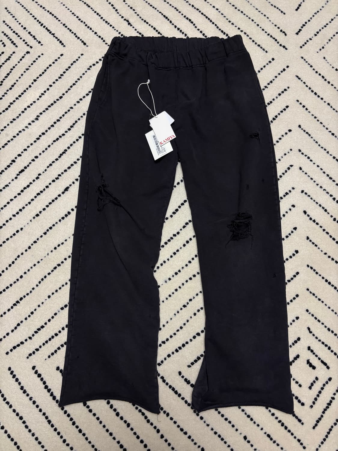 Kamiya Distressed Sweat Pants 상품이미지1