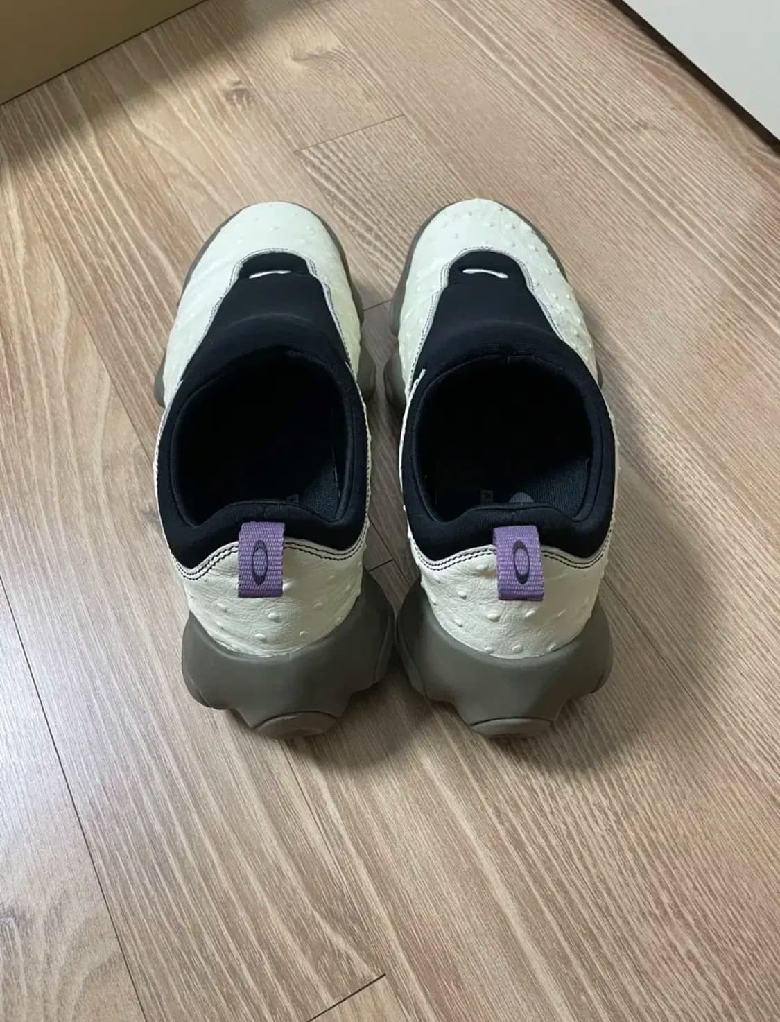 오클리 Ostrich Flesh Ivory(275 size) 상품이미지3