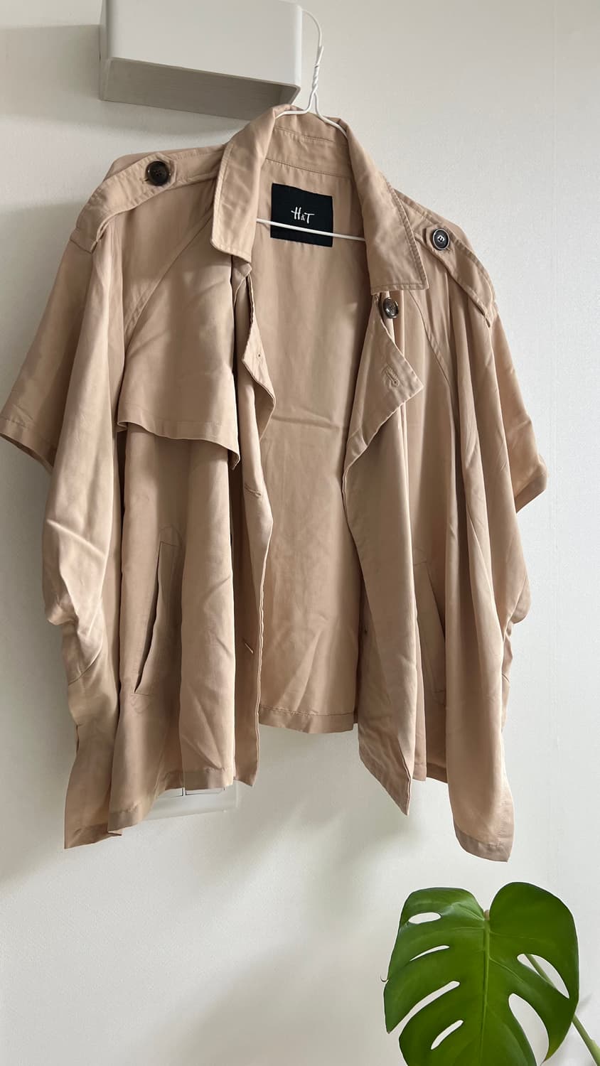 베이지 반팔 트렌치 코트 상품이미지1