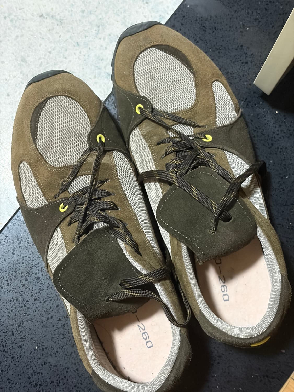 네거티브쓰리Asymmetry Sneakers_Khaki Brown 280 상품이미지2