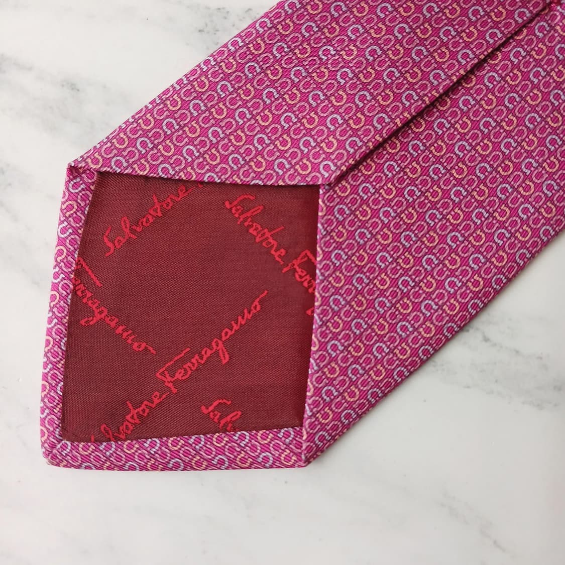 살바토레 페라가모 핑크 간치니 패턴 넥타이 8cm S~A+등급 E898
 상품이미지7