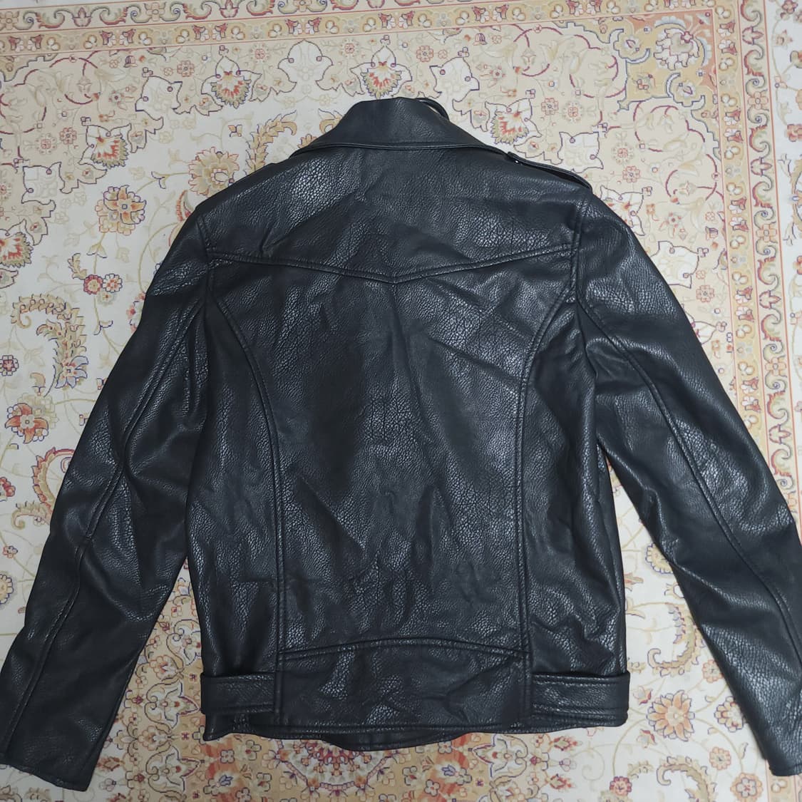 드레스볼륨 남성 비건 레더 자켓
M 상품이미지2