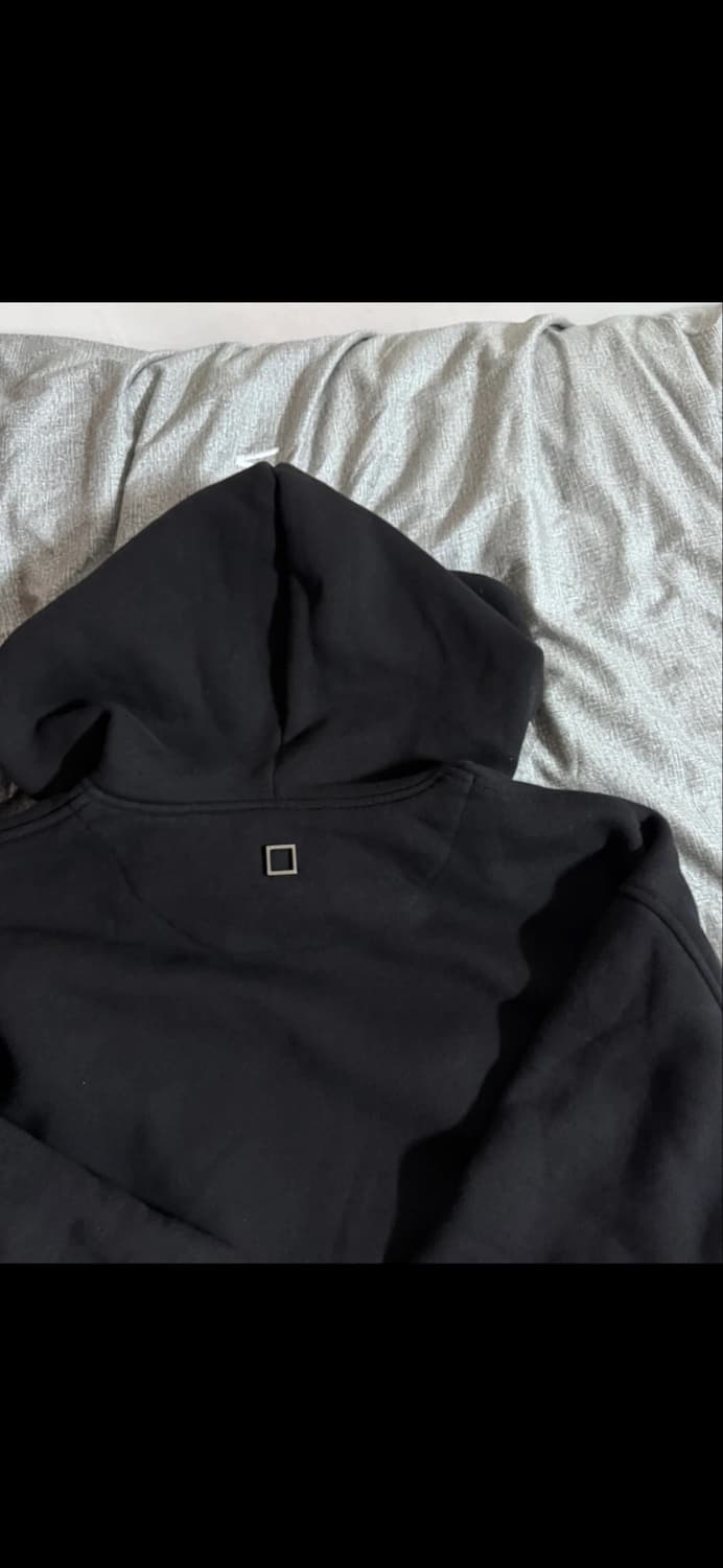 우영미 블랙 매듭 디테일 후드티 48사이즈 새상품급 상품이미지3