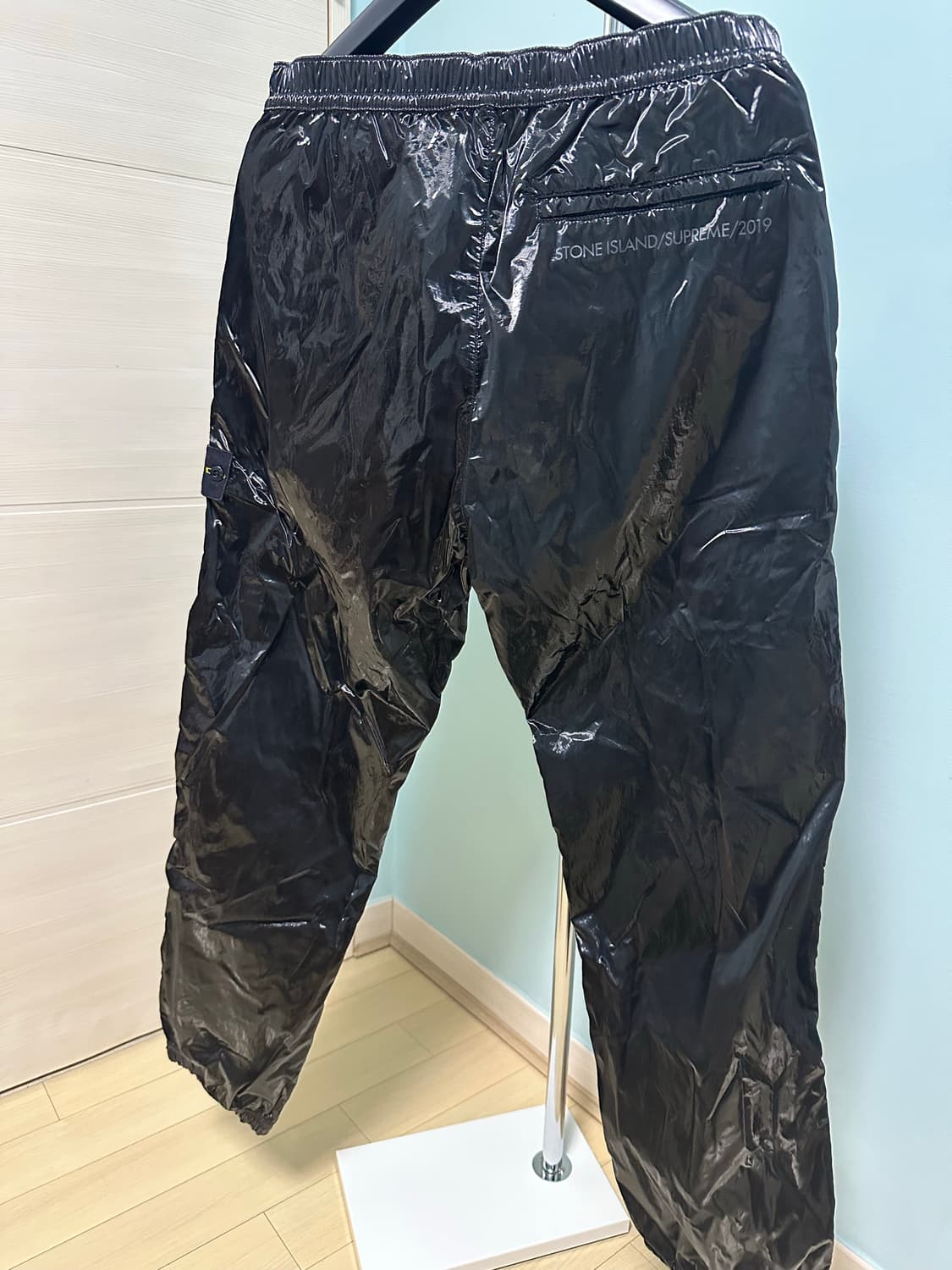스톤아일랜드X슈프림 뉴 실크 라이트 팬츠 블랙 M 상품이미지8
