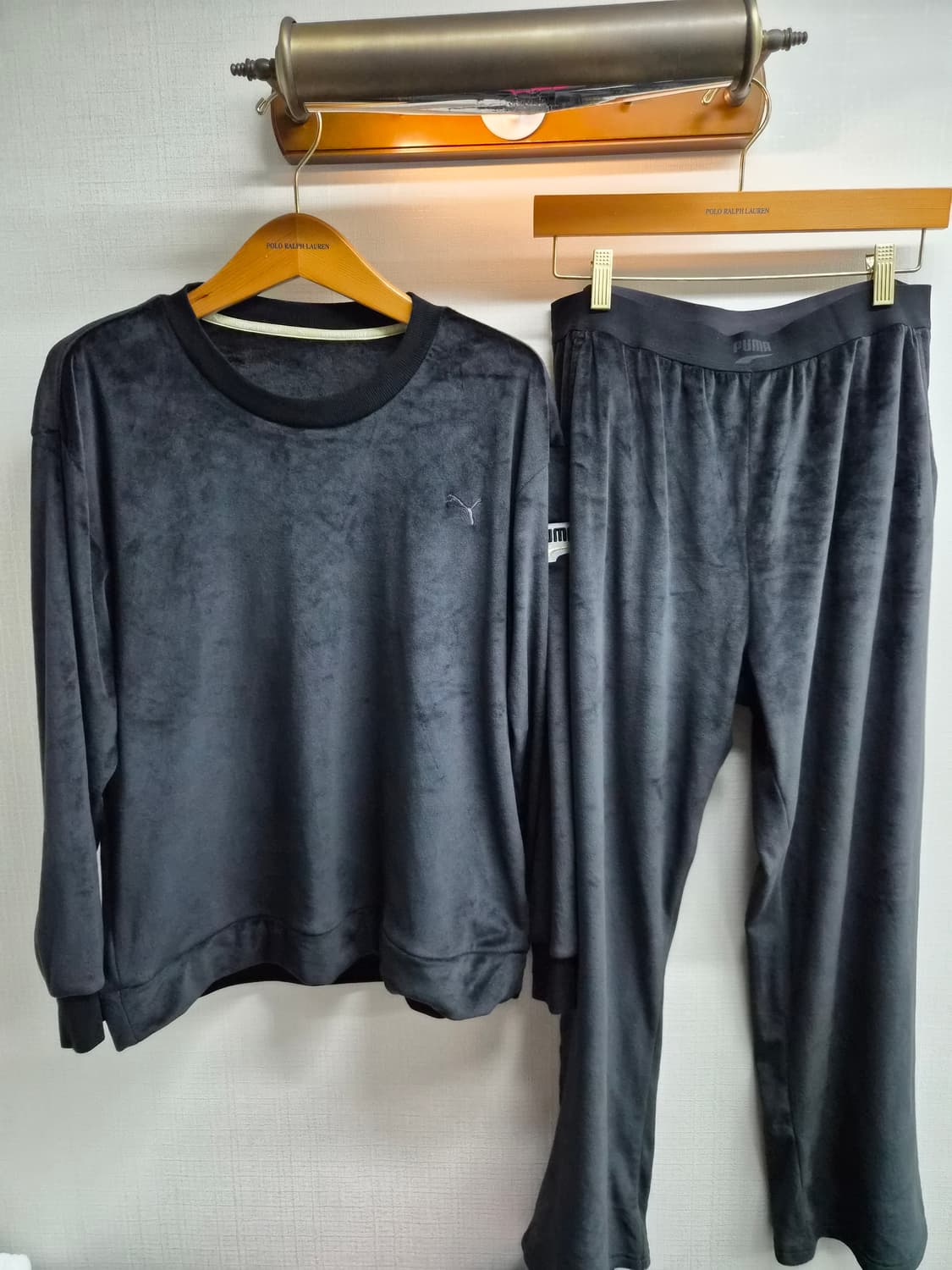 XL) 퓨마 벨벳 트레이닝 셋업 팝니다 상품이미지1