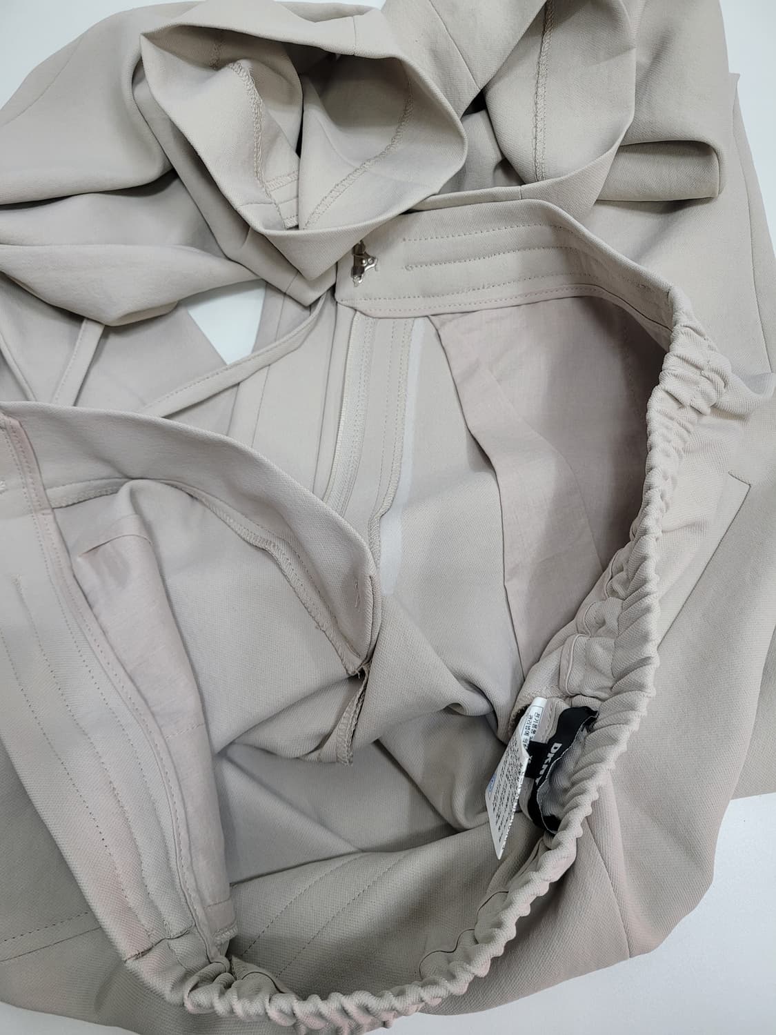 DKNY 23SS 한섬 DKNY 뒷밴딩 슬랙스 / 여 XS 크림 상품이미지8