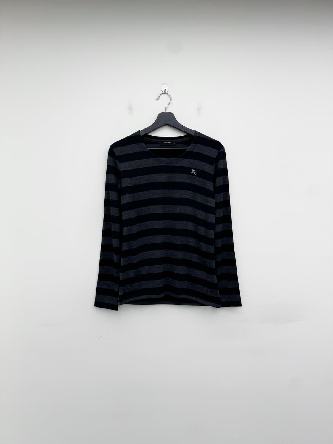 버버리 블랙라벨 블랙 스트라이프 롱슬리브 니트 상품이미지1