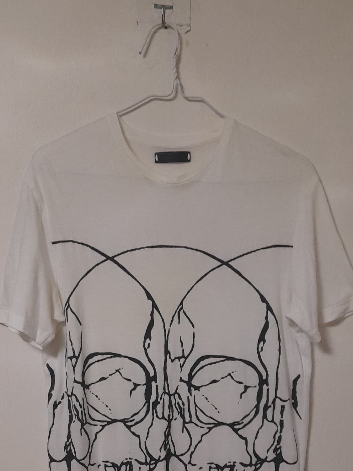 CoSTUME NATIONAL 화이트 스컬그래픽 티셔츠 S/95 상품이미지3