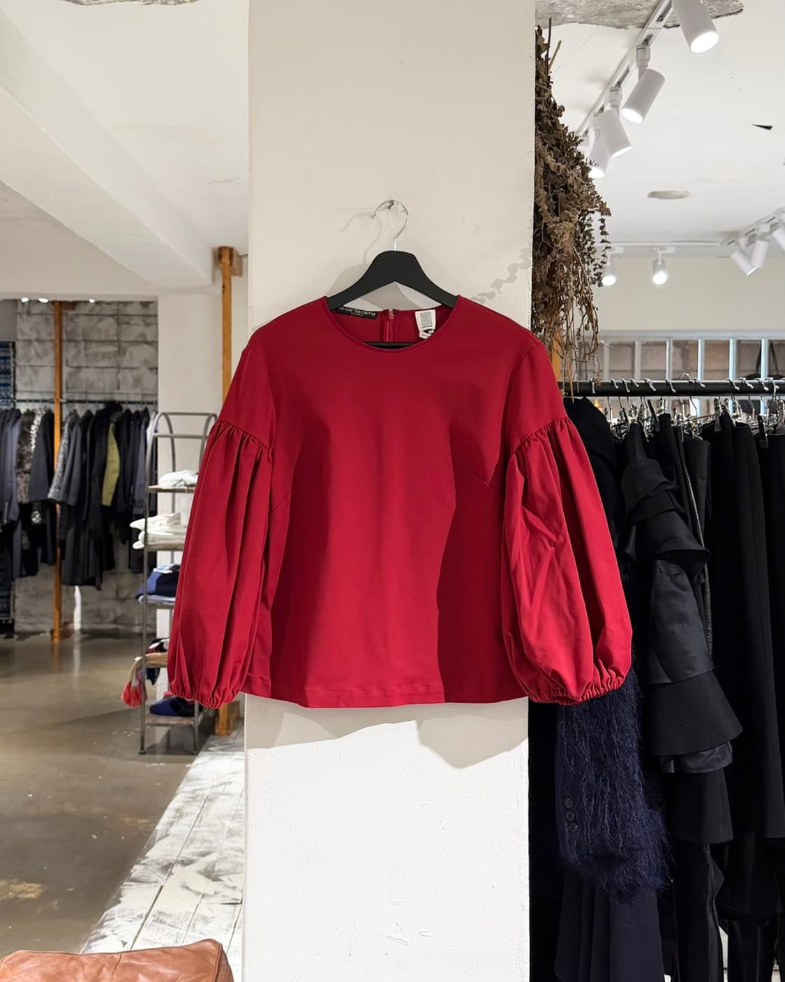 로지 아설린 레드 퍼프 벌룬 슬리브 탑 상품이미지1