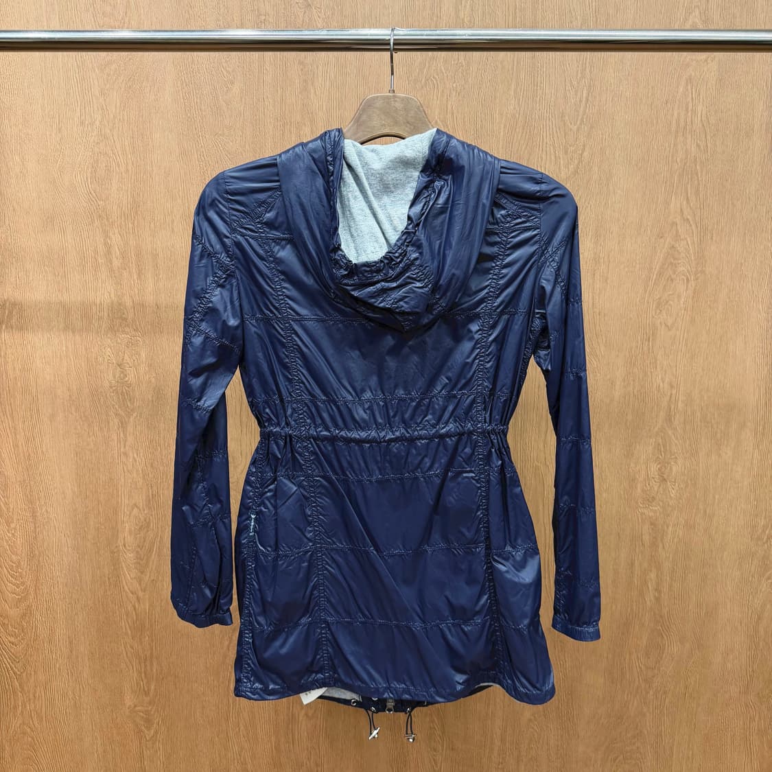 아르마니 진스 롱 후드 자켓 드로우 스트링 로고 장식 디테일 네이비 상품이미지3