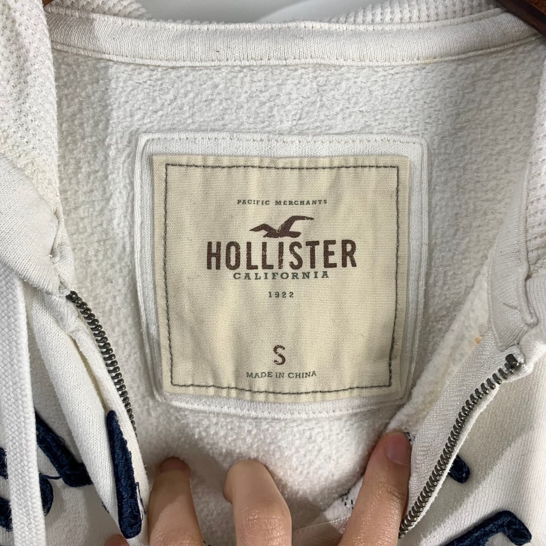 홀리스터 y2k 와투케 스펠아웃 화이트 후드집업 상품이미지6