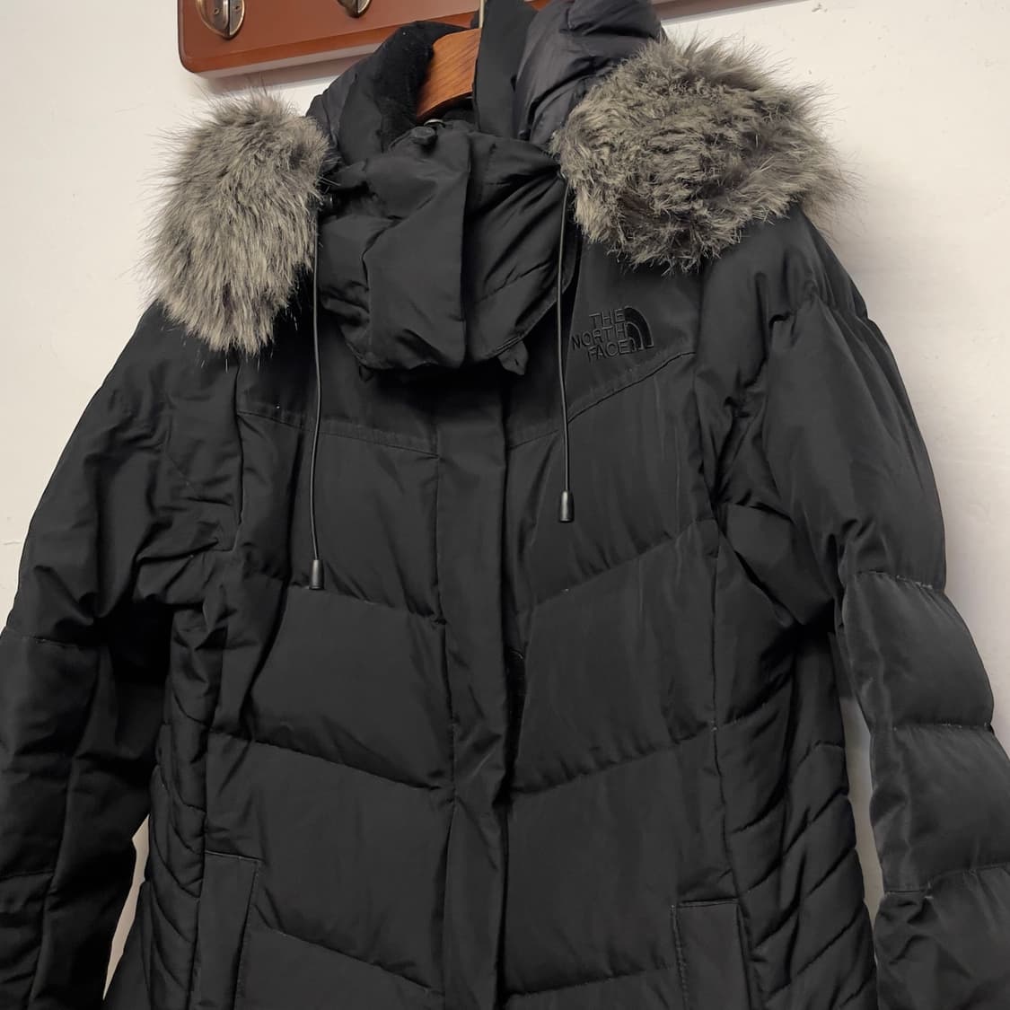 노스페이스 (우먼) 고어텍스 구스다운 블랙 롱 패딩 상품이미지2