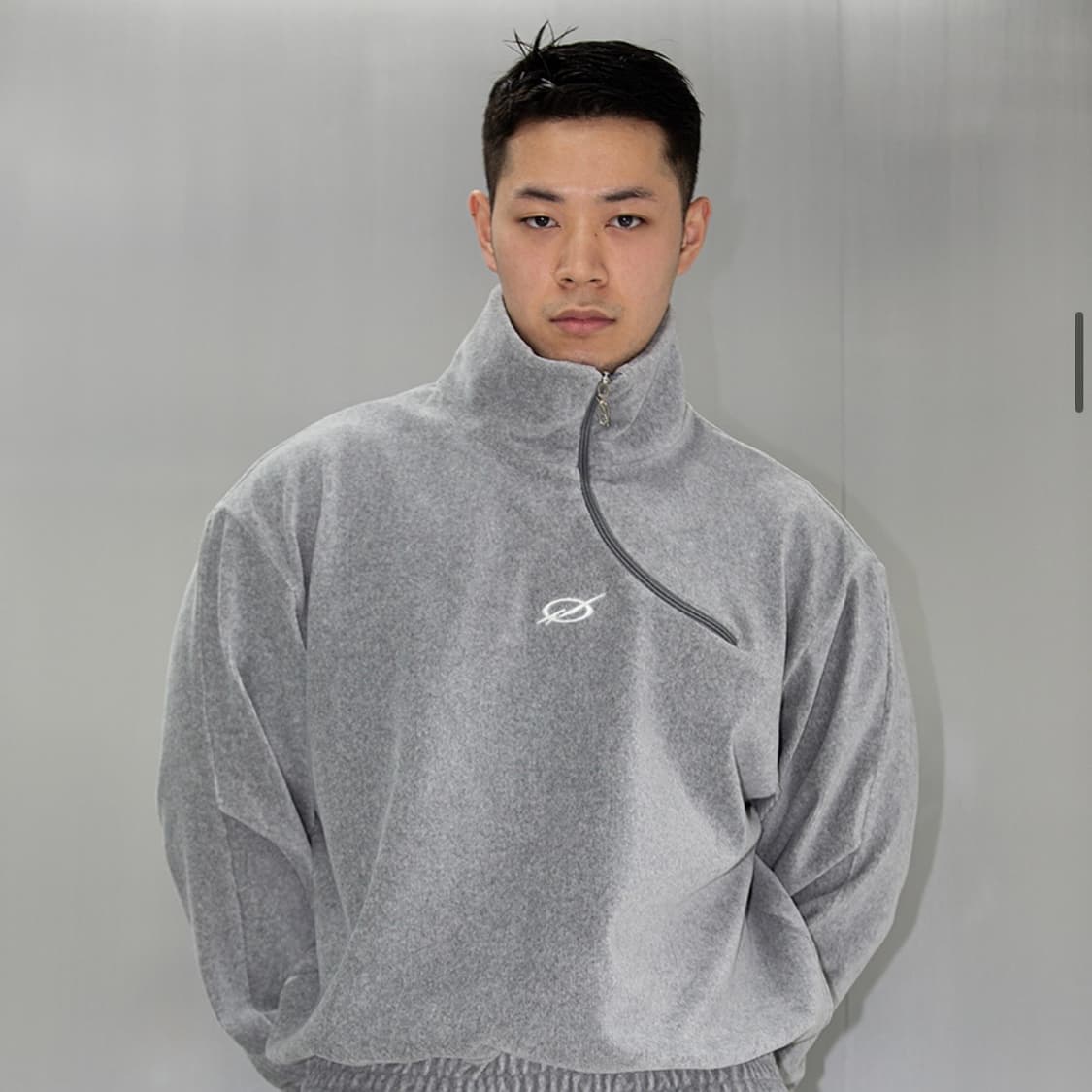 51퍼센트 하프집업 CURVED ZIPPER ANORAK - Grey 상품이미지4