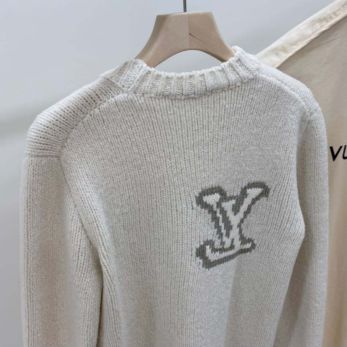 [S+급/S] 25FW 루이비통 LV 인타르시아 크루넥 니트 아이보리 상품이미지5