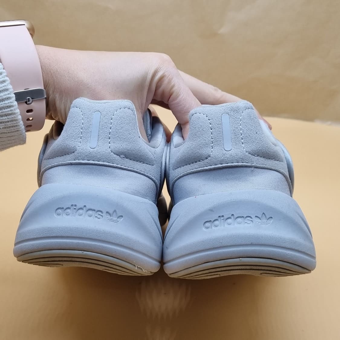 아디다스 오젤리아 그레이 여성운동화235. 상품이미지4