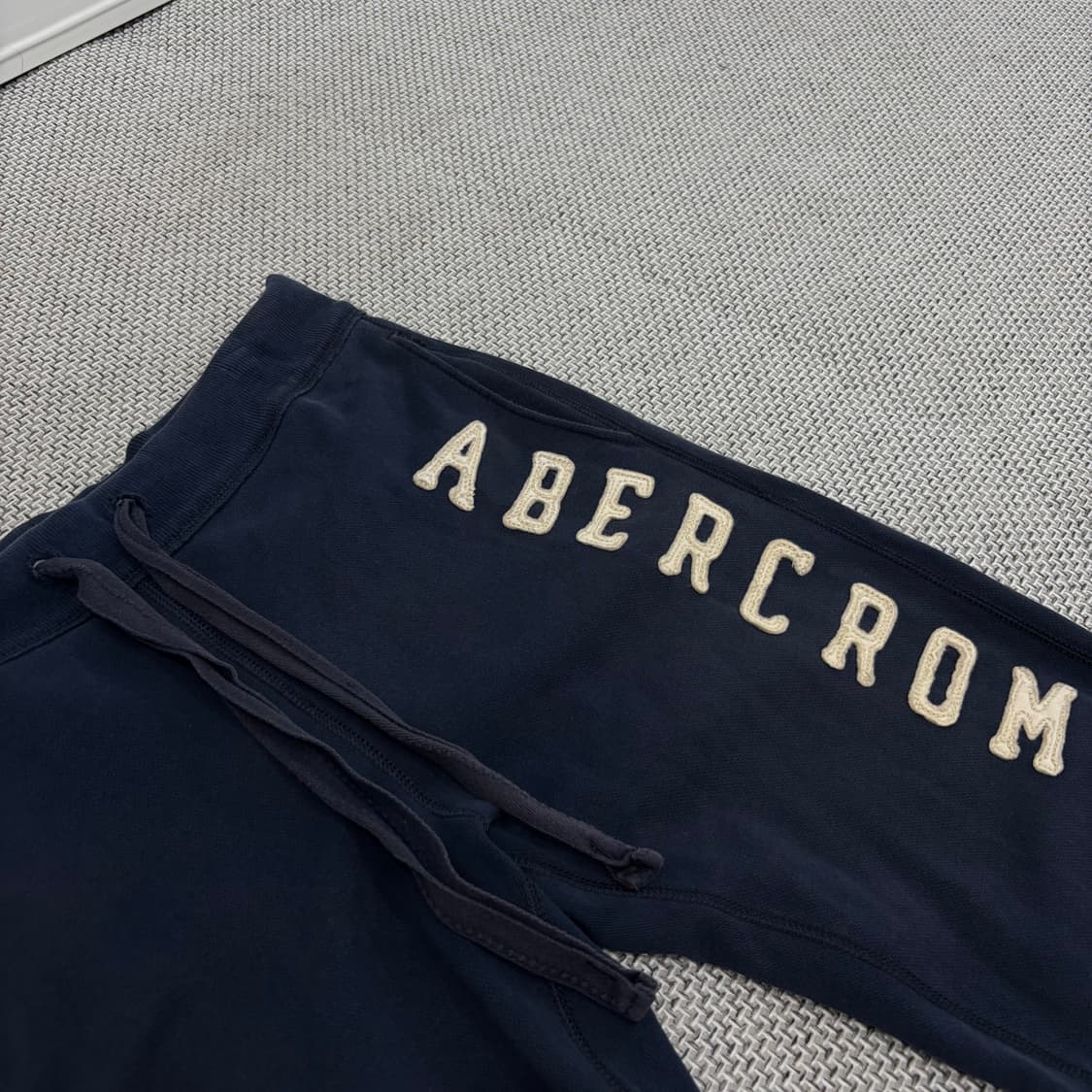 Abercrombie Y2K 트레이닝 팬츠 S-M 상품이미지3