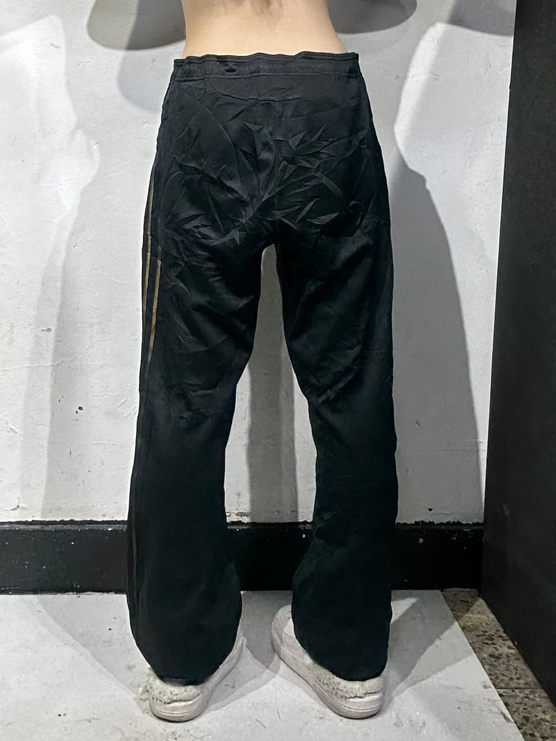 아디다스 블랙 골드 삼선 와이드 추리닝 바지 M 상품이미지3