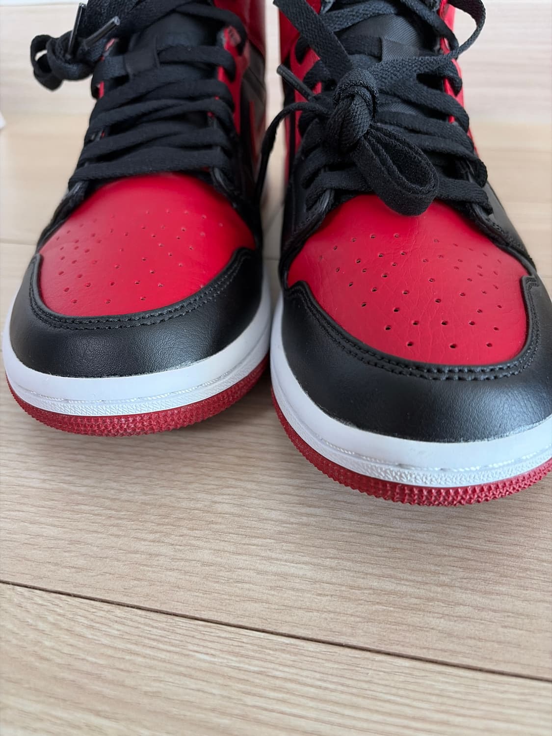 나이키 에어조던1 미드 블랙/짐 레드-화이트 상품이미지7