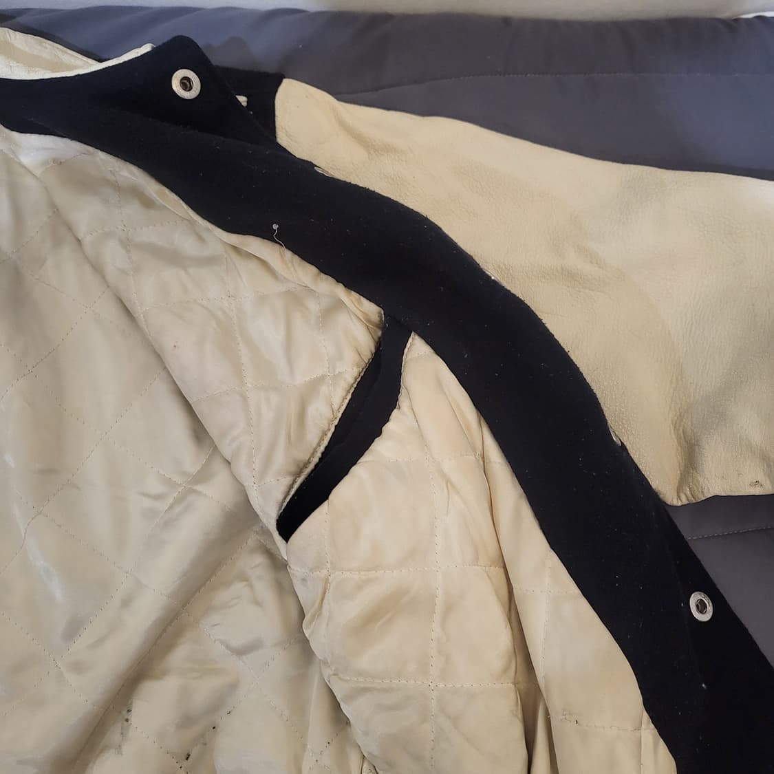 The Limited 크레스트 울레더 카라 바시티 자켓 상품이미지4