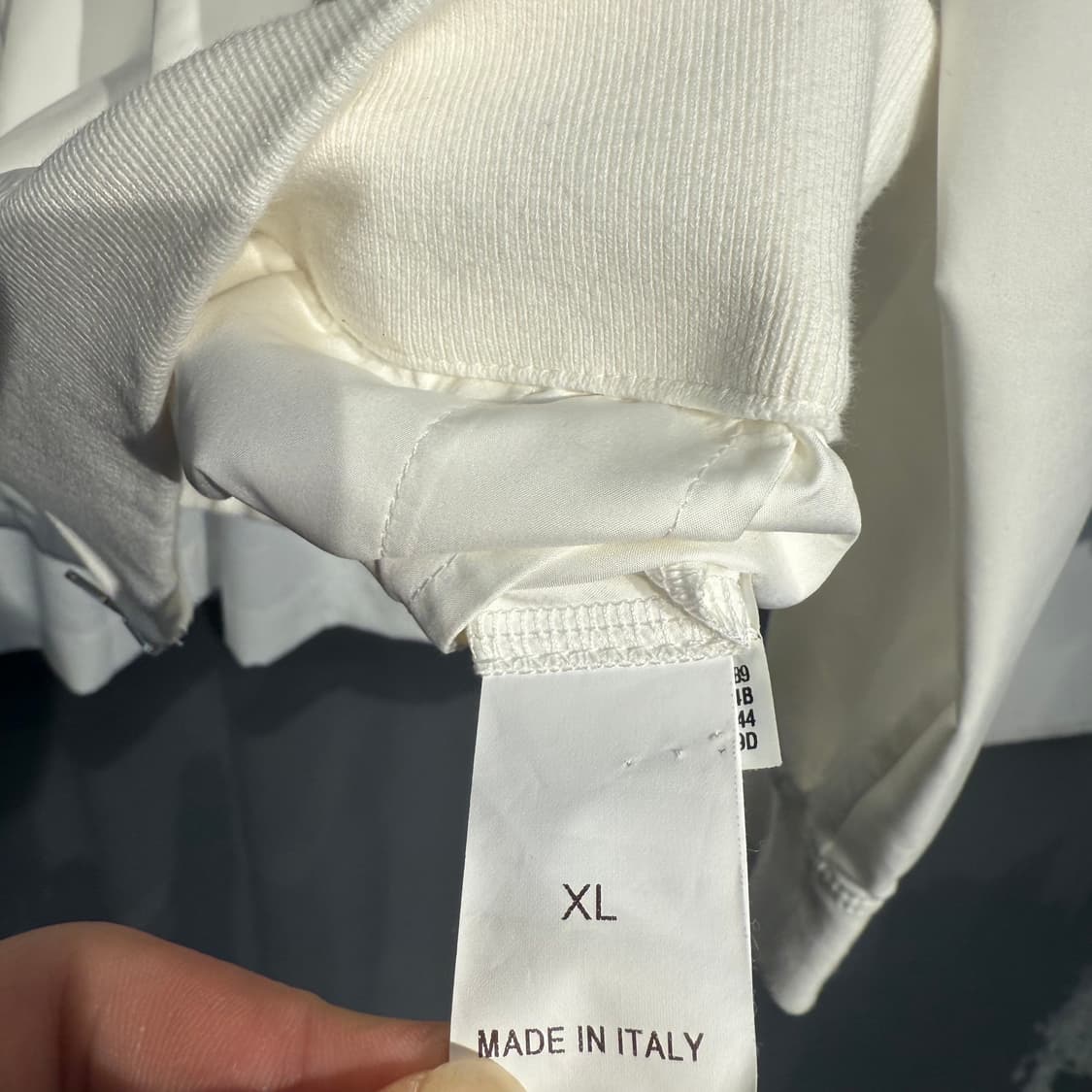 (XL) 브루넬로 쿠치넬리 25FW 엠블럼 로고 집업 블루종 자켓 상품이미지9