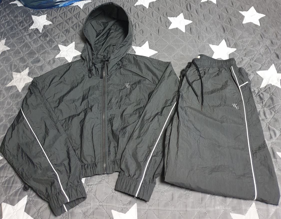 후아유 자수레터링 나일론100% 셋업 (상:크롭:M 하:와이드:S) 상품이미지1