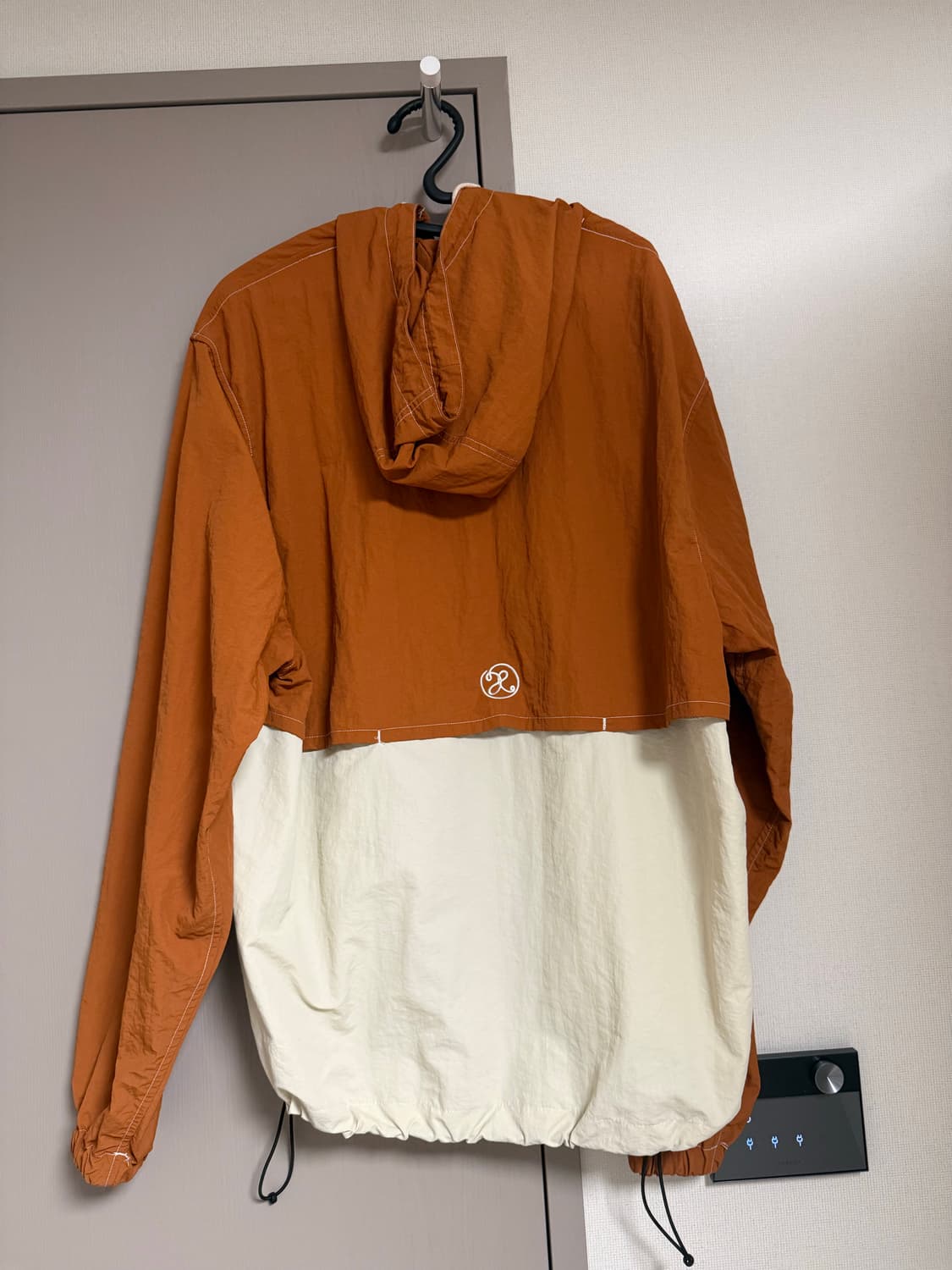 엑스톤즈 아누시 윈드브레이커 상품이미지3