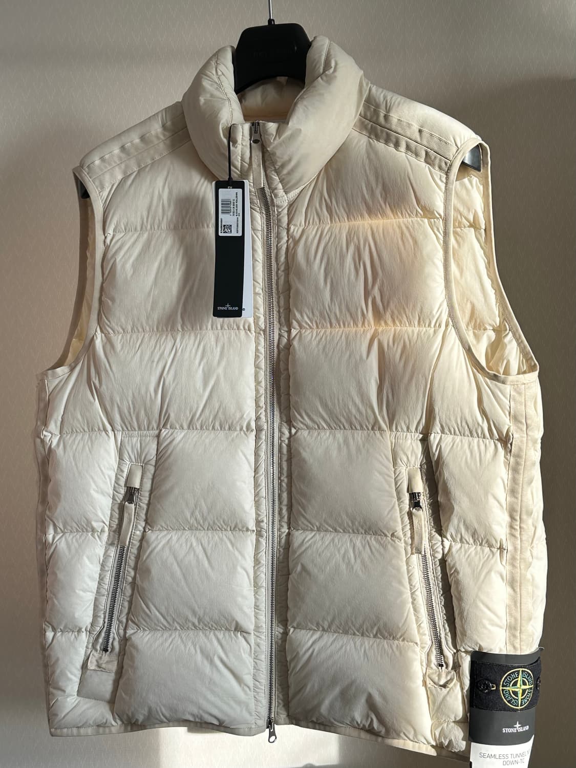 스톤아일랜드 심리스 조끼패딩 23fw XL(105-110) 새상품 상품이미지1