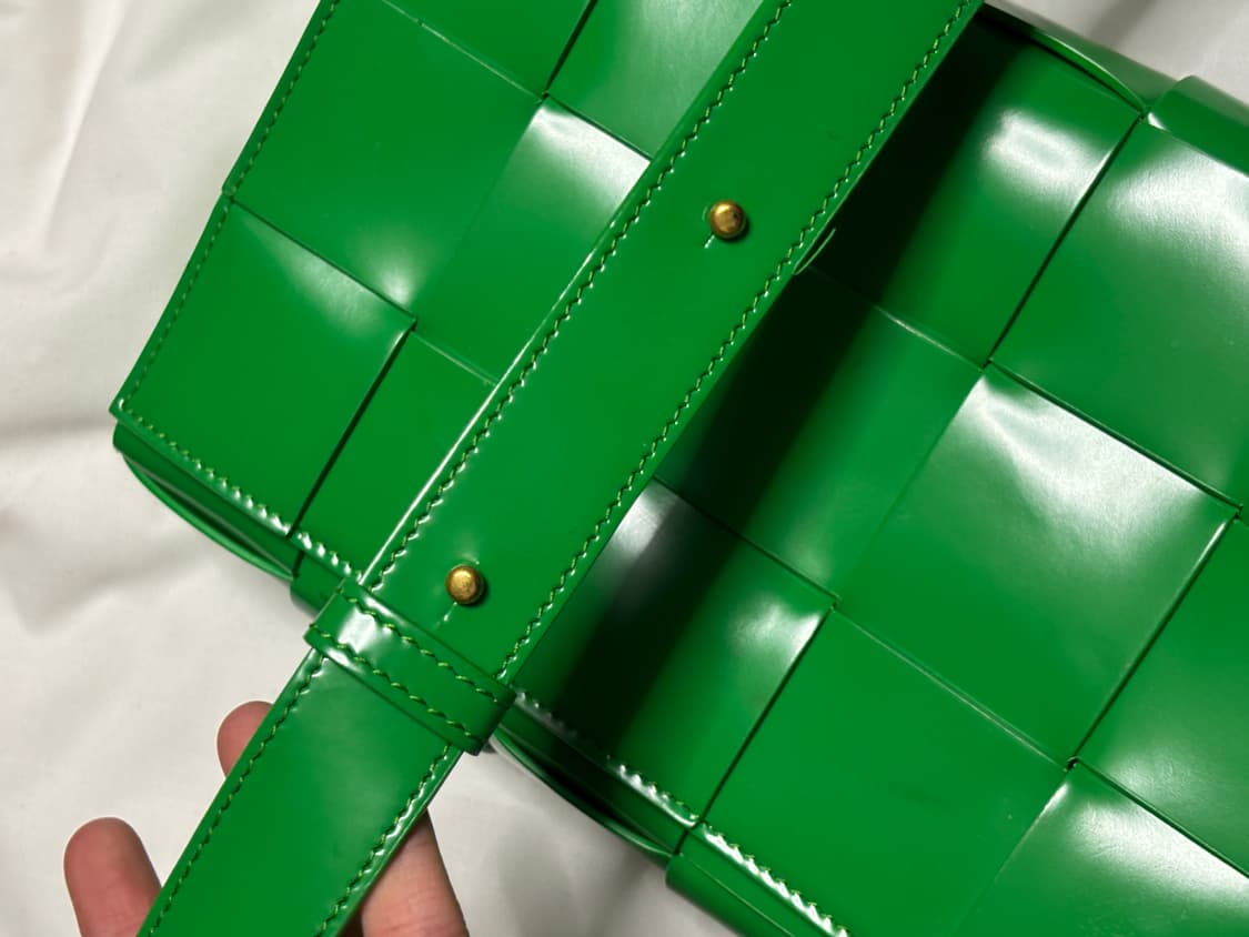 보테가베네타 카세트백 그린 medium 상품이미지4