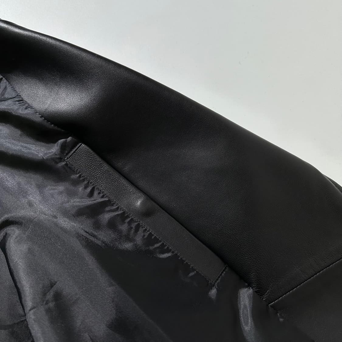 비바스튜디오 램스킨 양가죽 오버핏 라이더 자켓 상품이미지7