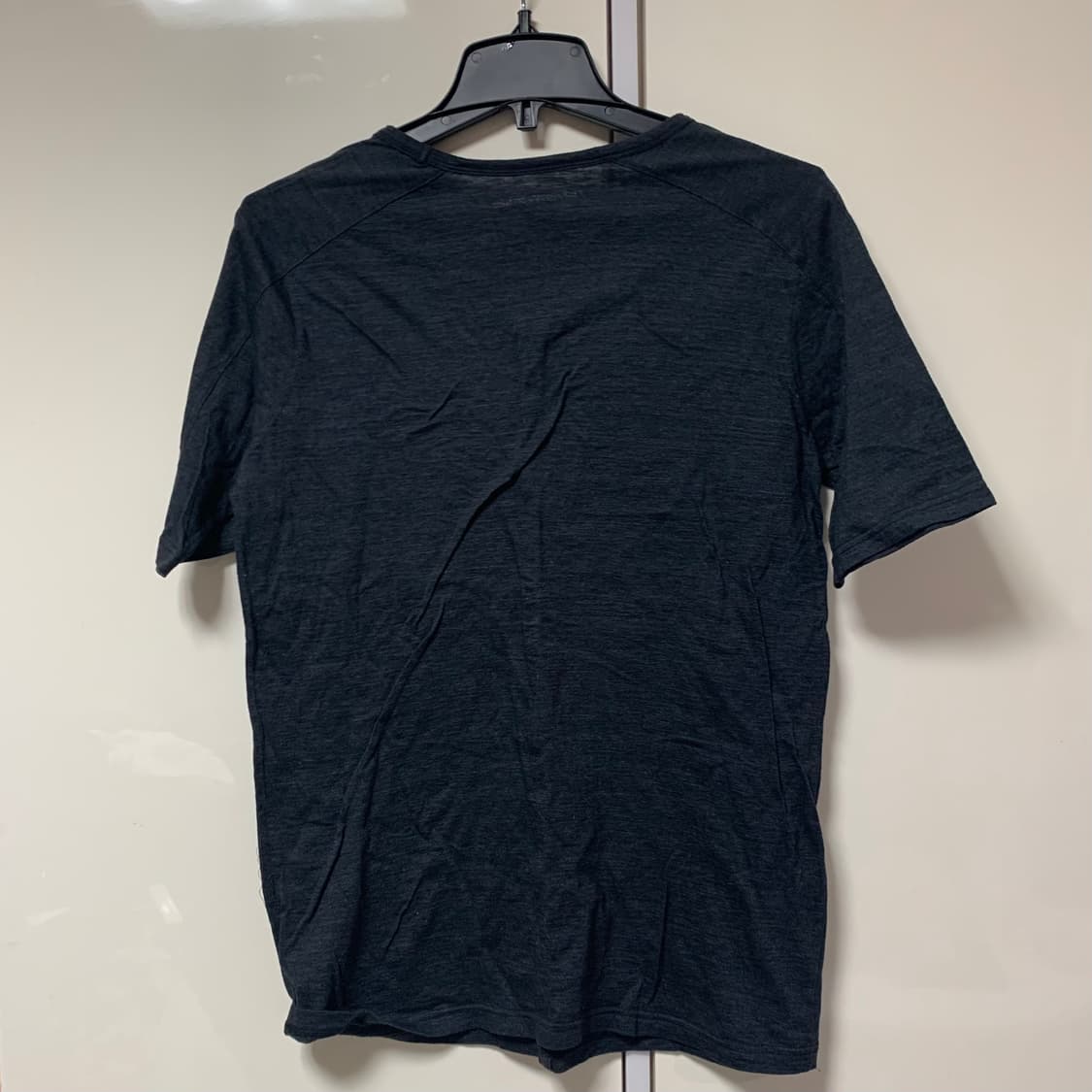 립반윙클 다크 그레이 반팔 티셔츠 상품이미지2