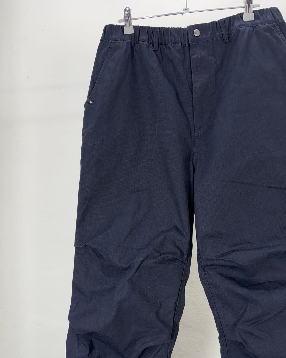 다이와피어39 딥 네이비 코튼 파라슈트 리거 팬츠 상품이미지2