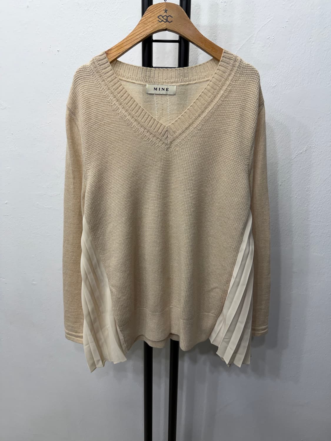 정품) MINE 마인 한섬 브이넥 니트 풀오버 베이지 90F 상품이미지1